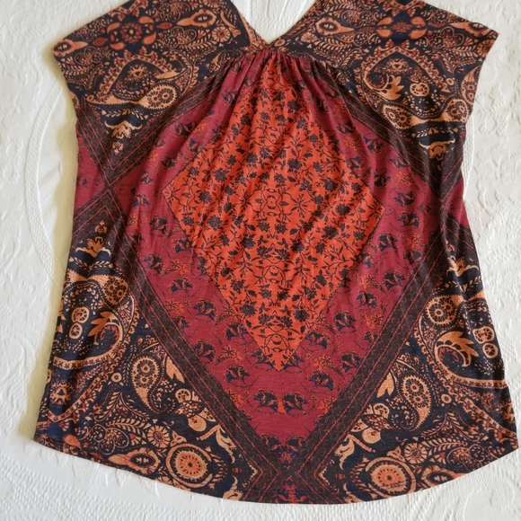 Adorable Boho Chic Multi- Colored Top - Picture 2 of 4